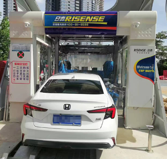 广东加油站安装日森隧道式自动洗车机